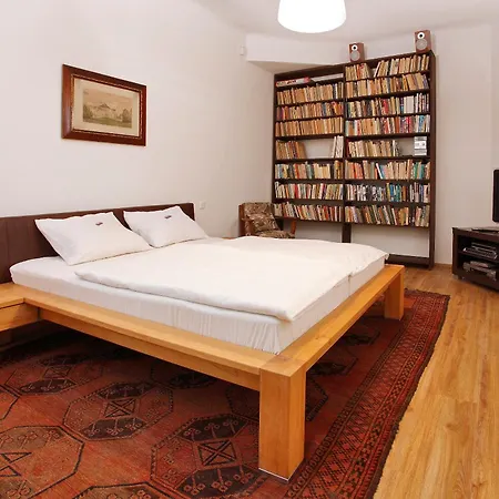 Z - With Private Parking Appartement *