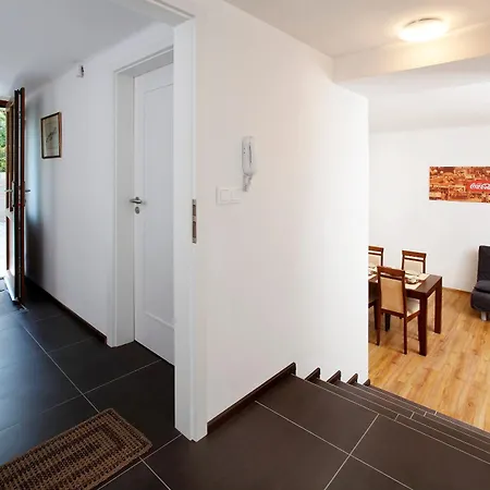 Z - With Private Parking Apartment Brünn
