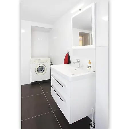 Z - With Parking, Air Condition, Motorbike Garage, Ev Power Station * Brno