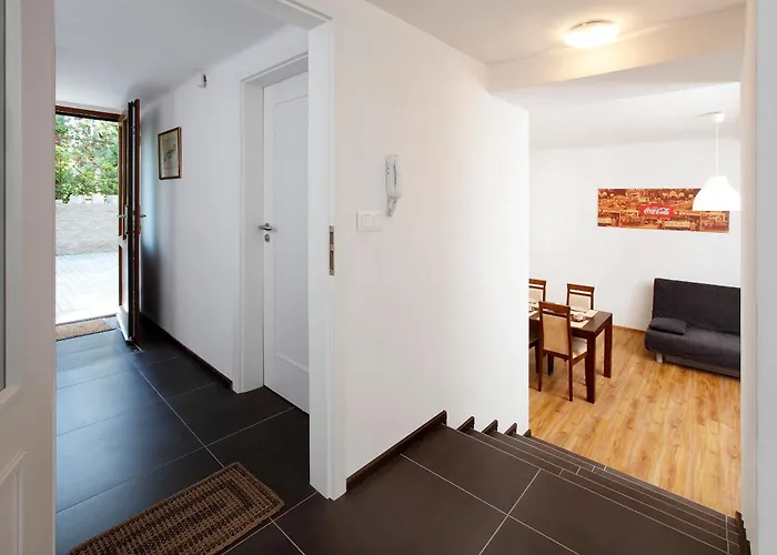 Z - With Parking, Air Condition, Motorbike Garage, Ev Power Station Appartamento Brno