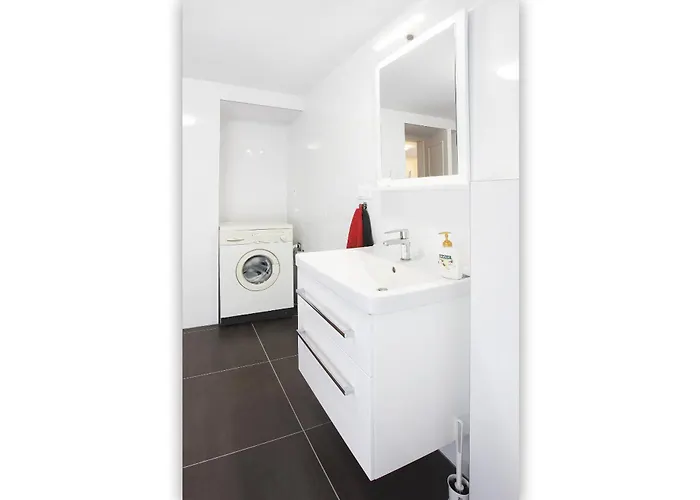 Z - With Parking, Air Condition, Motorbike Garage, Ev Power Station * Brno